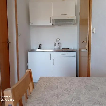 With Balcony * Τρογκίρ