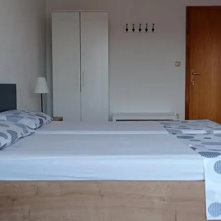 Apartman With Balcony Trogir